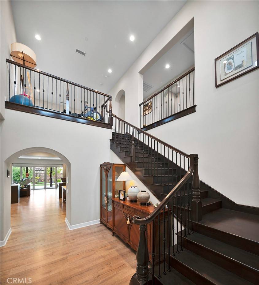 Irvine, CA 92602,17 Lowland