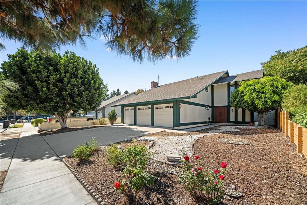 Fullerton, CA 92831,2215 Old Creek LN