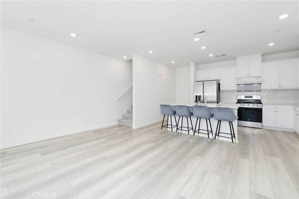 Ontario, CA 91761,3979 E Huntington ST