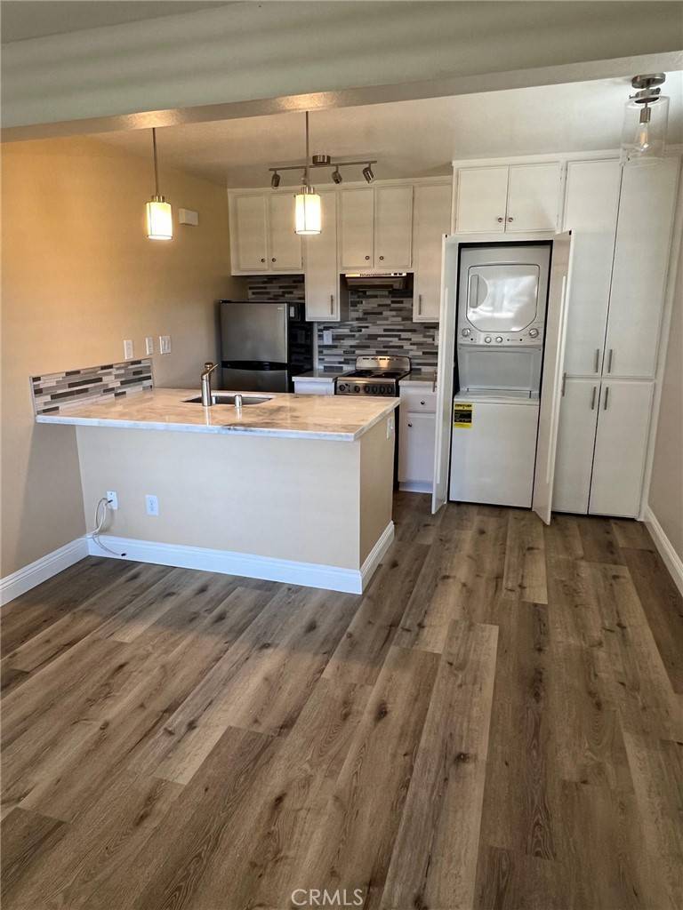 Ontario, CA 91761,3715 Country Oaks