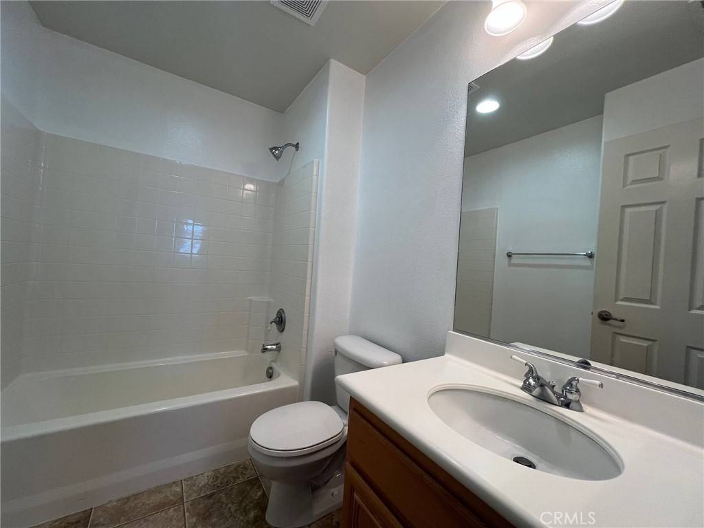 Fontana, CA 92336,15688 Portenza DR