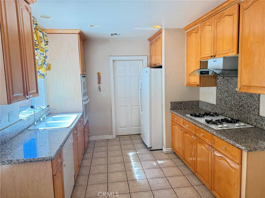 Arcadia, CA 91007,929 W Duarte RD #B
