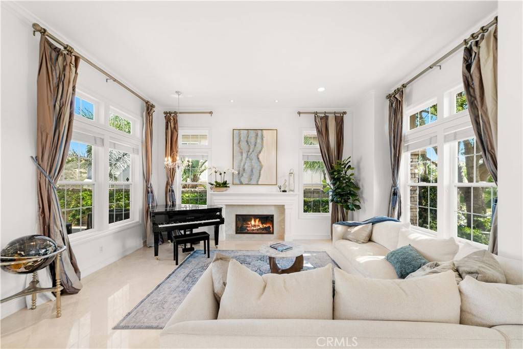Anaheim Hills, CA 92808,1040 S Summer Breeze LN