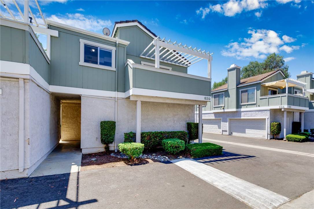 Diamond Bar, CA 91765,620 Golden Springs DR #F