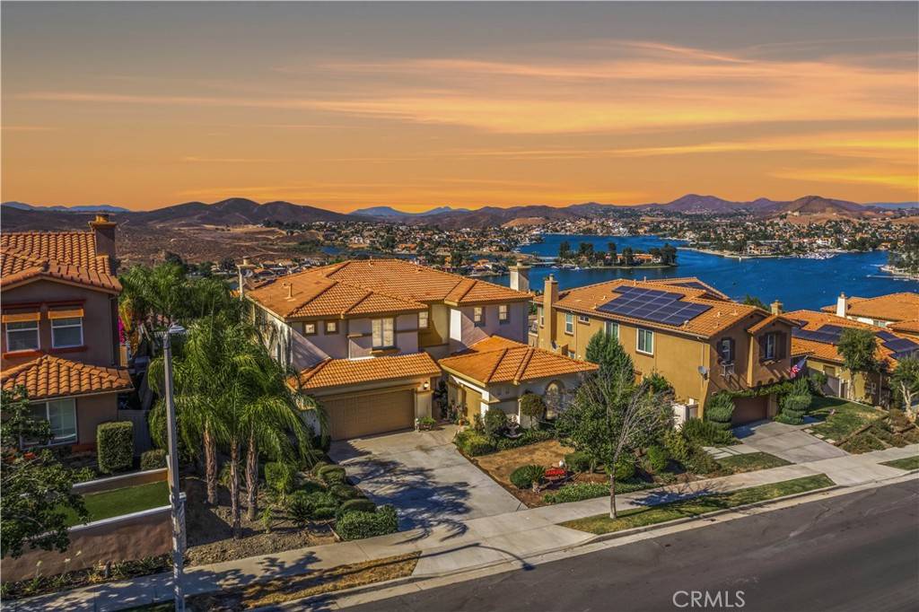 Lake Elsinore, CA 92532,51 Via De La Valle