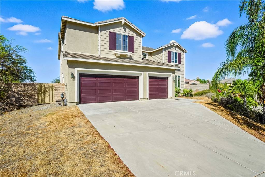 Lake Elsinore, CA 92532,21 Via Palmieki CT