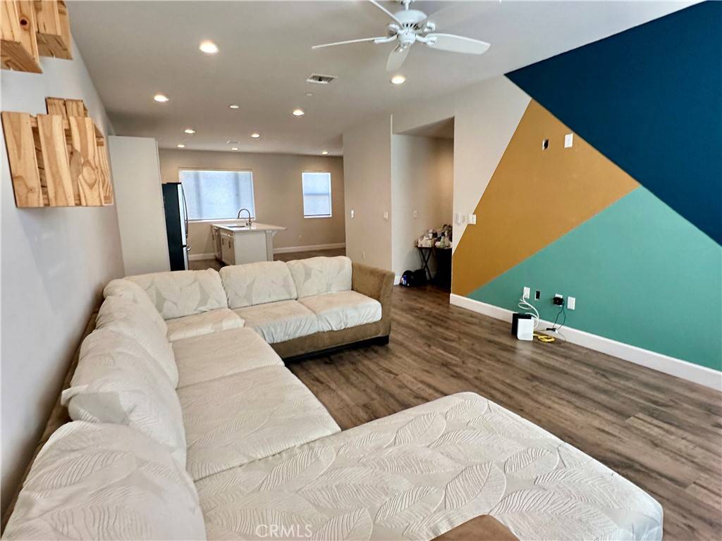 Santa Fe Springs, CA 90670,9804 Jersey AVE #3