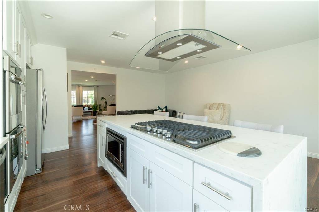 Tarzana, CA 91356,5354 Veloz AVE