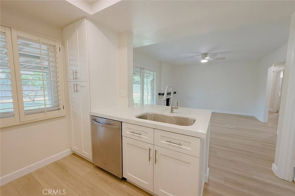 Ontario, CA 91761,2908 E Oak Hill DR