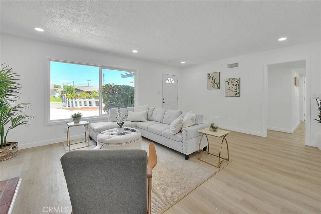Montclair, CA 91763,9398 Exeter AVE