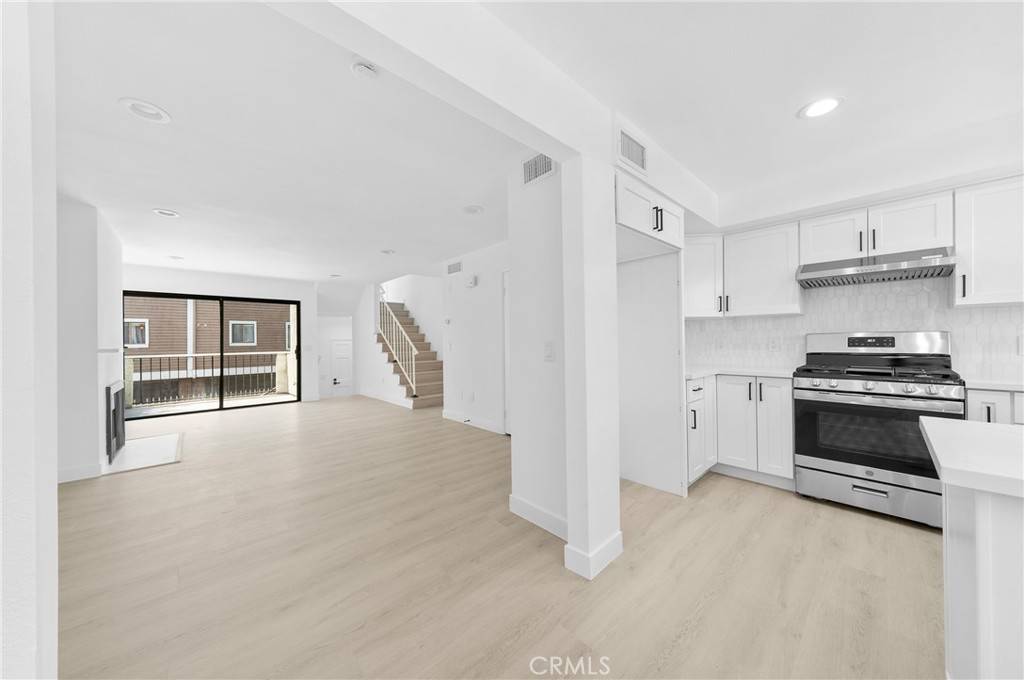 North Hills, CA 91343,9140 Burnet AVE #10
