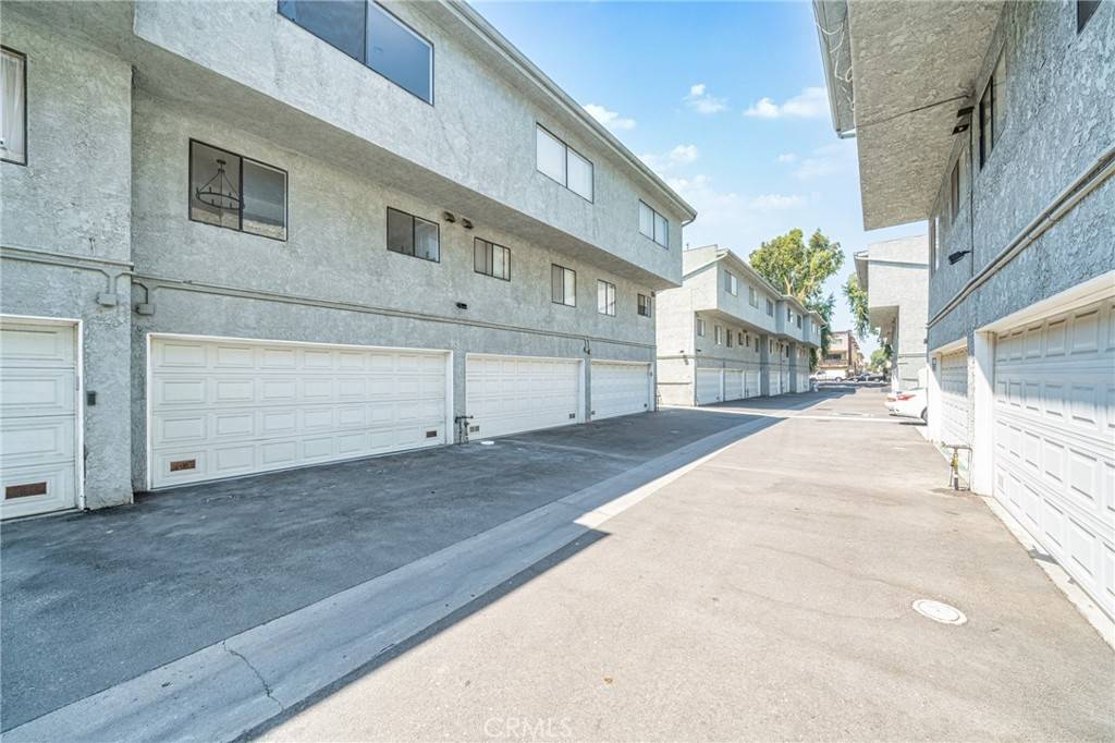 North Hills, CA 91343,9140 Burnet AVE #10