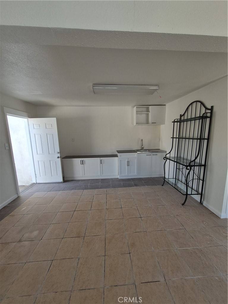 Ontario, CA 91762,738 West Carlton st