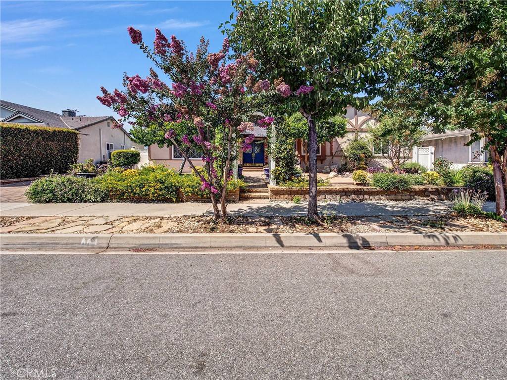 Covina, CA 91724,1461 E Grovecenter ST
