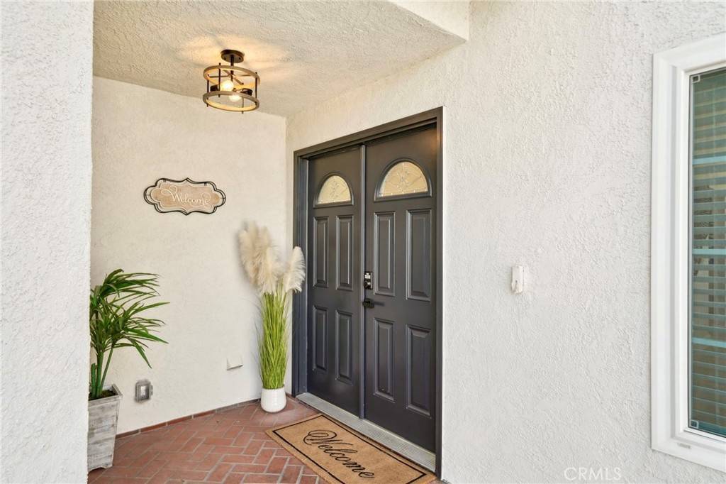 Corona, CA 92881,20163 Corona ST