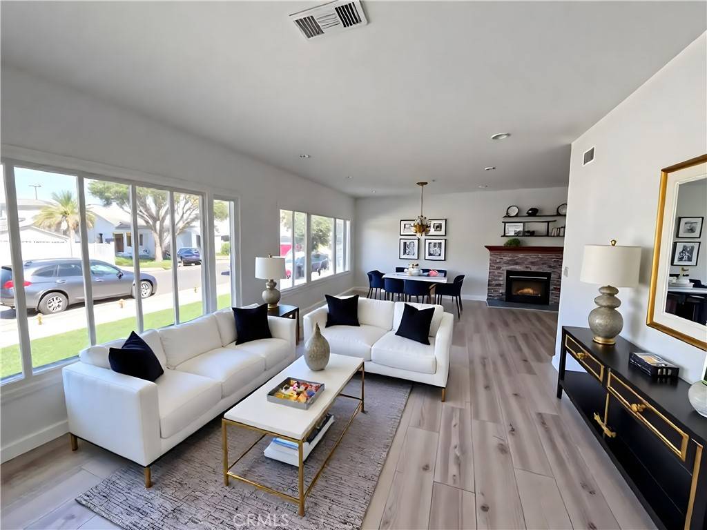 Long Beach, CA 90814,508 Molino AVE