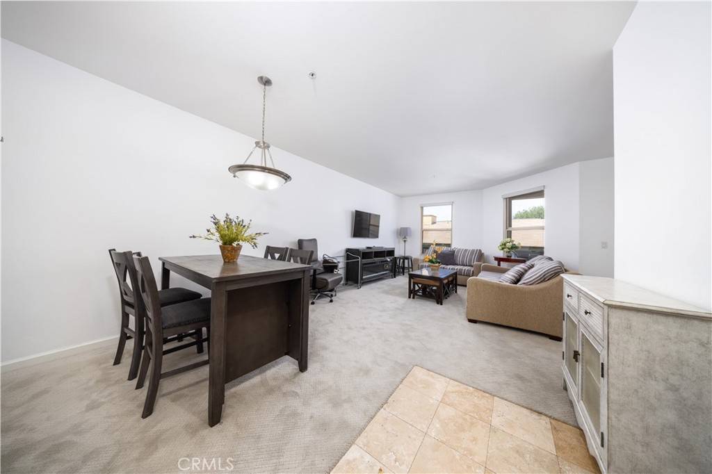 Pasadena, CA 91101,128 N Oak Knoll AVE #317