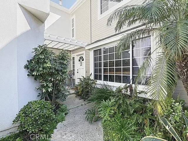 Mission Viejo, CA 92691,21091 Redwood LN