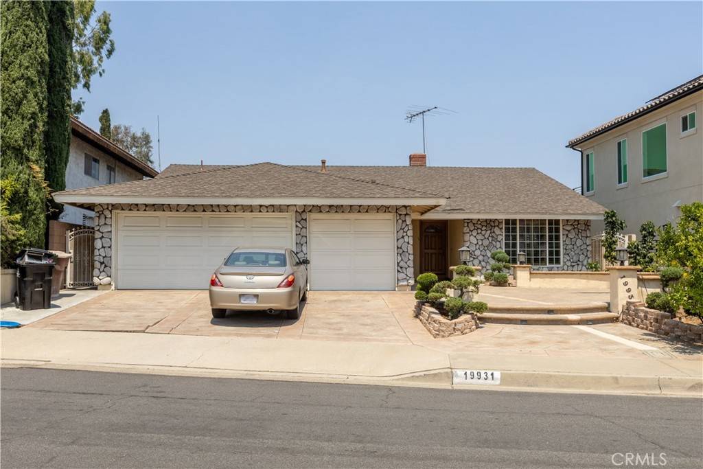 Yorba Linda, CA 92886,19931 Crestknoll DR