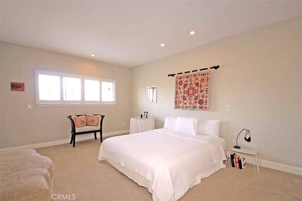 Los Angeles, CA 90025,1415 Camden AVE #405