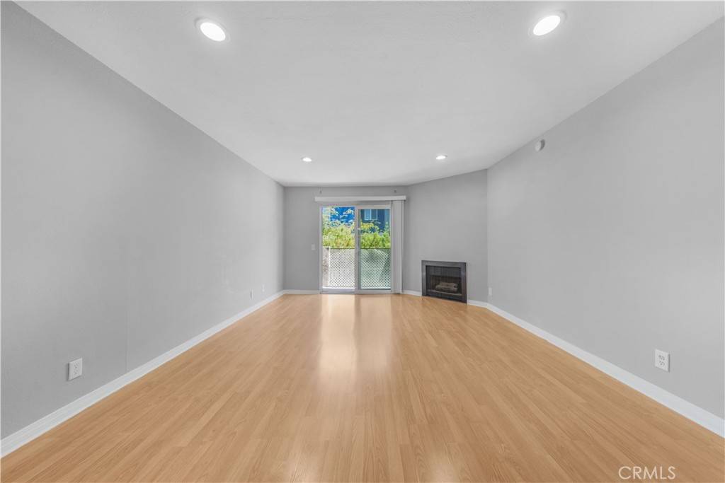 Simi Valley, CA 93065,1256 Patricia AVE #10