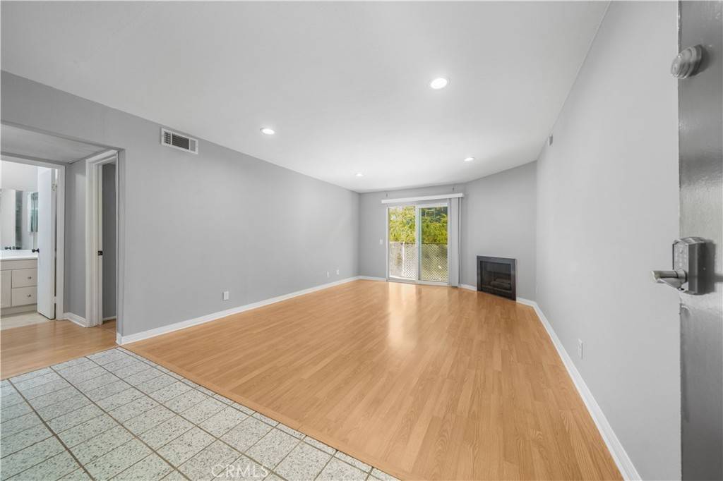 Simi Valley, CA 93065,1256 Patricia AVE #10