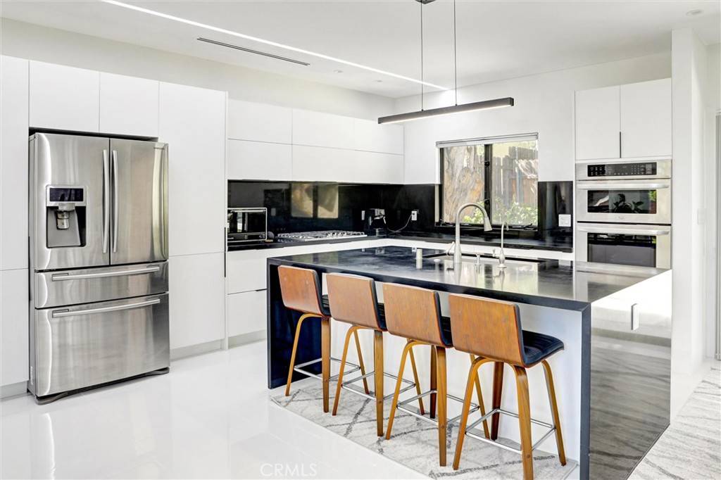 Montrose, CA 91020,2434 Prospect AVE