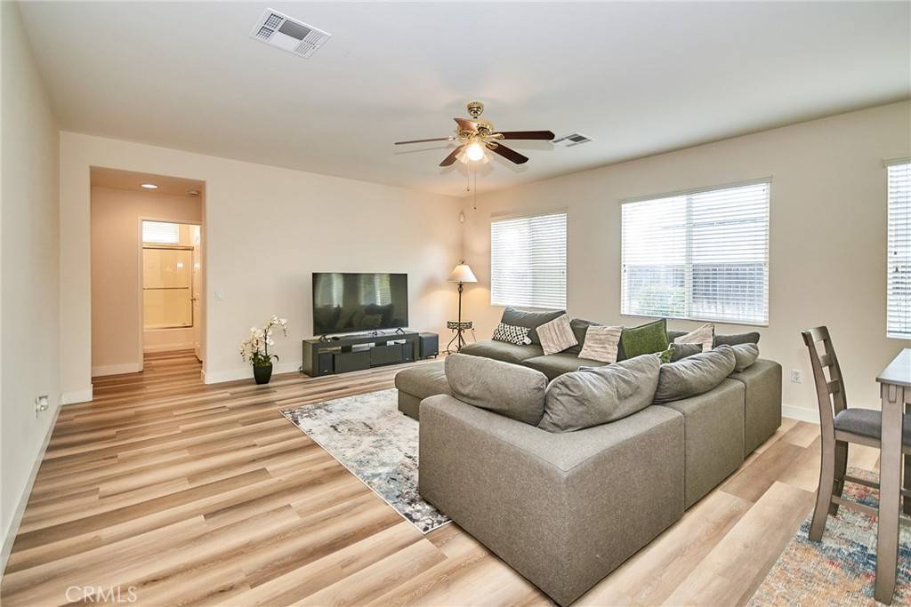 Murrieta, CA 92563,40223 Sequoia ST