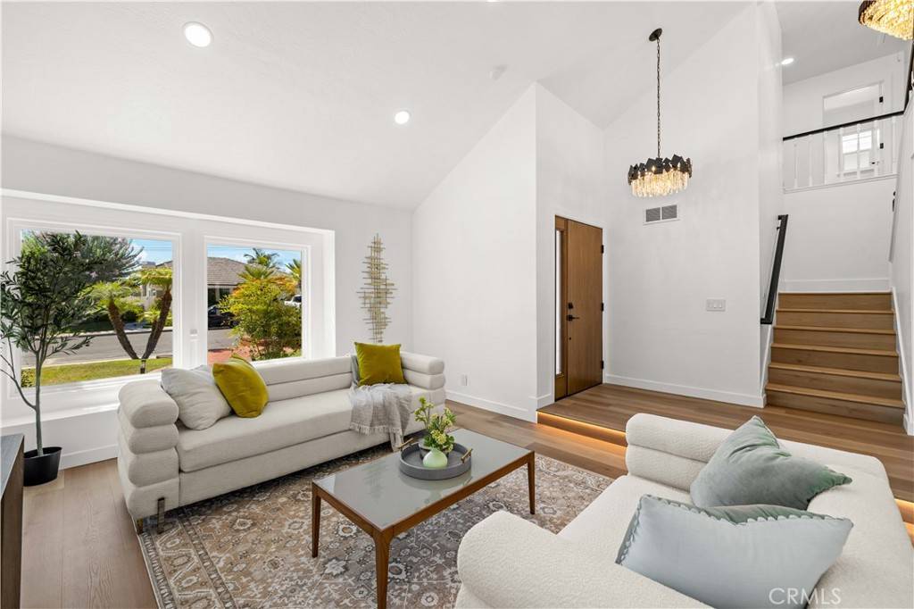 Mission Viejo, CA 92692,21902 Herencia