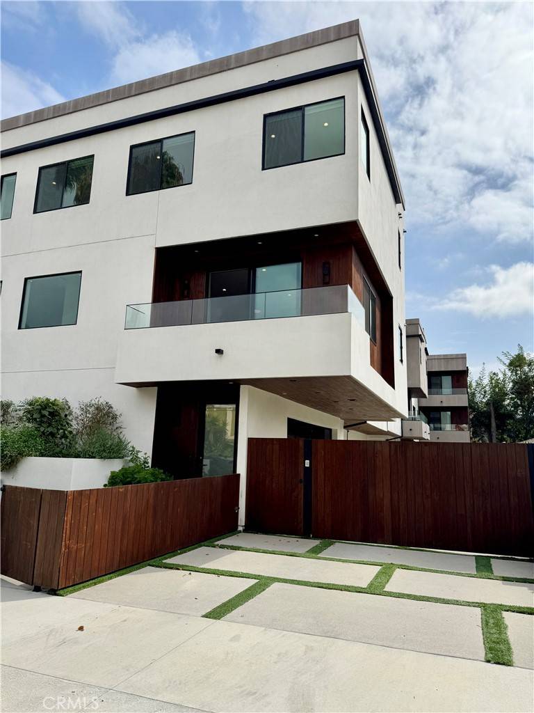 Studio City, CA 91604,4336 N Serene PL