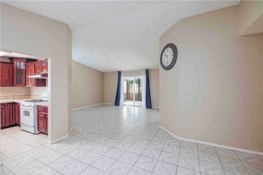 Fontana, CA 92337,14601 Long View DR