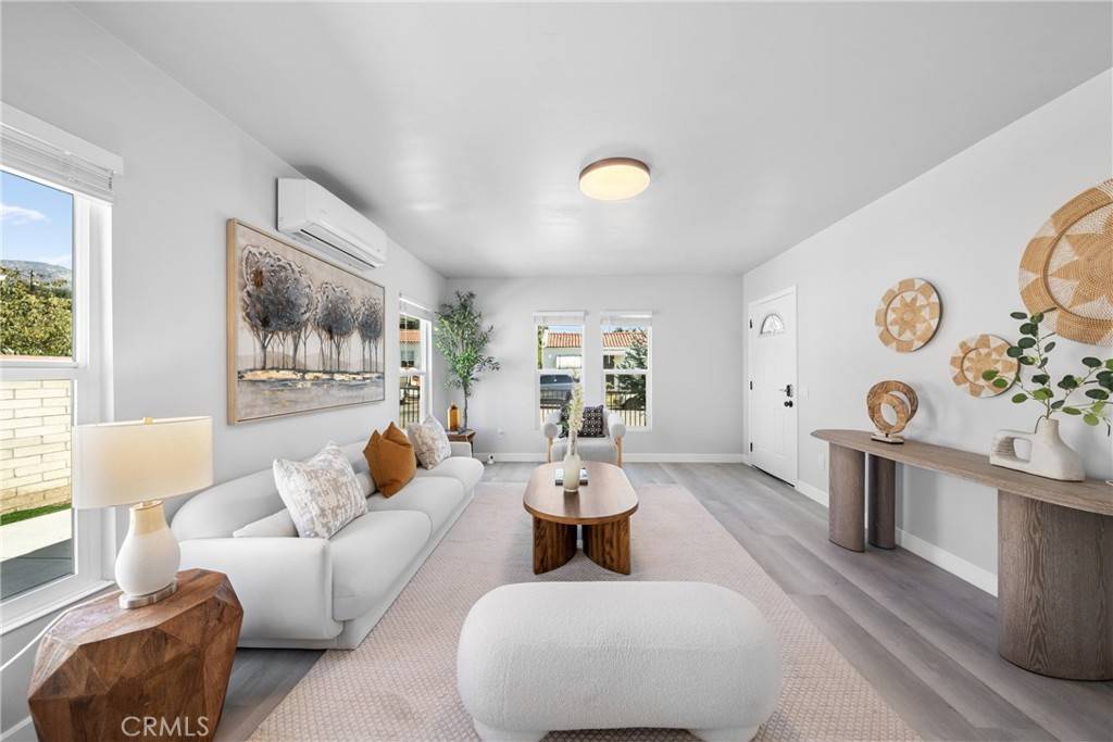 Altadena, CA 91001,2461 Saint Pierre