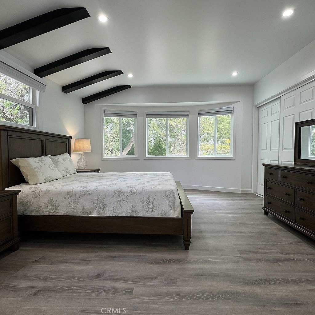 Los Angeles, CA 90077,2212 Linda Flora DR