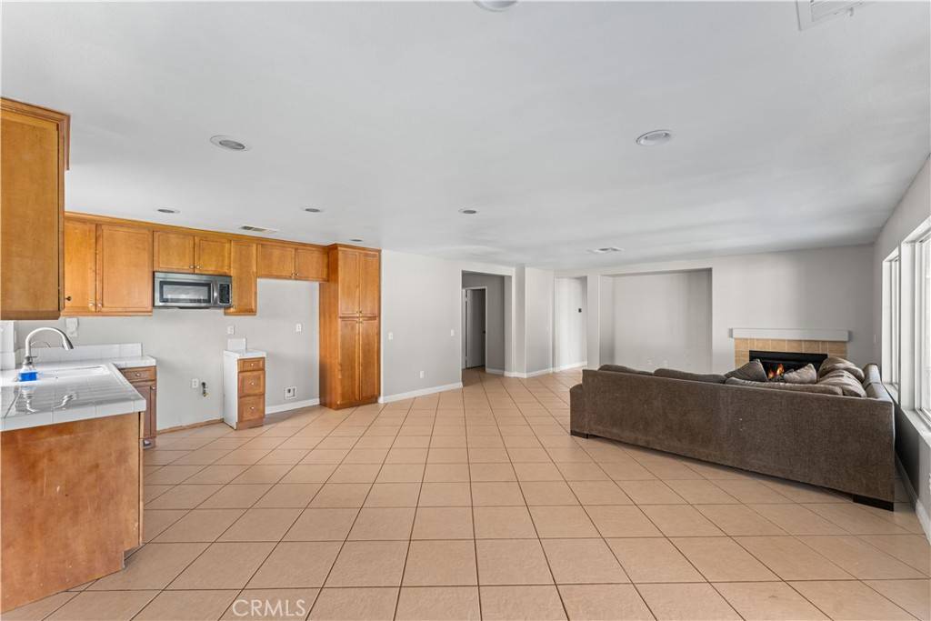 Lancaster, CA 93534,45327 Elm AVE