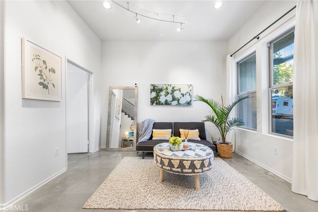 Santa Ana, CA 92701,210 N Spurgeon ST