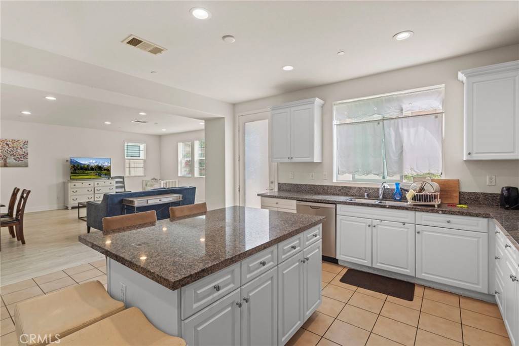 Chino, CA 91710,11591 Cantara