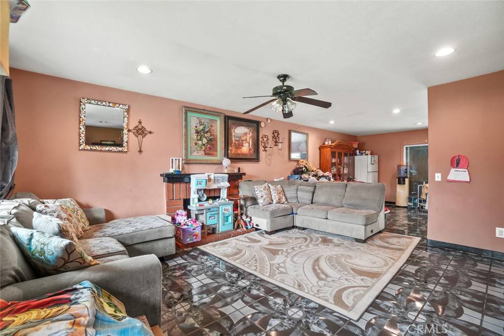 Ontario, CA 91761,2119 S Phoenix