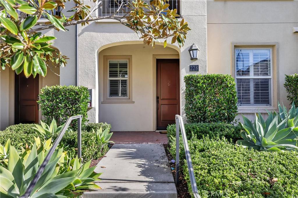 Irvine, CA 92618,228 Capricorn