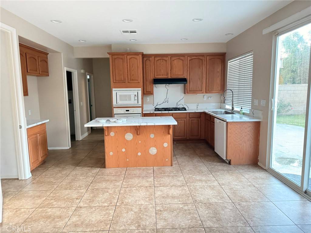 Eastvale, CA 91752,6579 Wells Springs