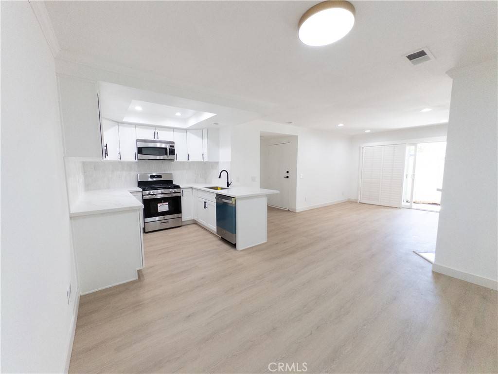 Yorba Linda, CA 92887,6208 Hartford