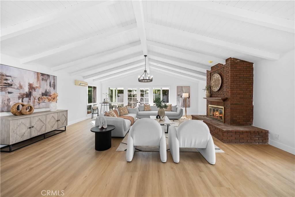 Irvine, CA 92604,12 Oakdale