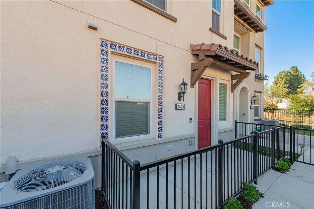 Placentia, CA 92870,2425 Villena WAY