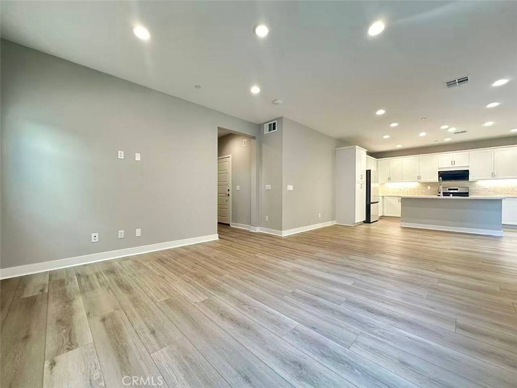 Ontario, CA 91761,4224 S Crisanta Privado