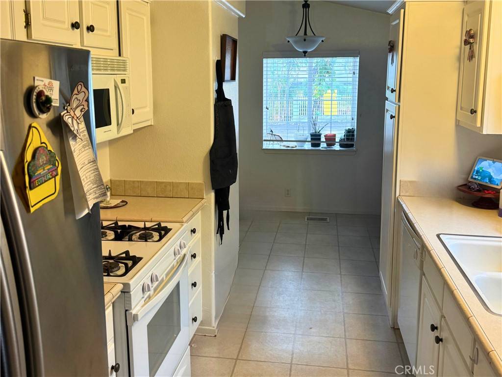 Lake Elsinore, CA 92530,32901 Crescent AVE