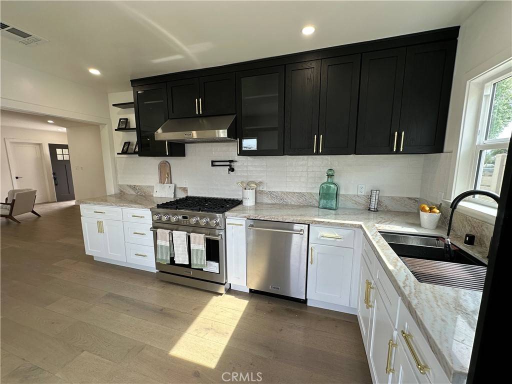 Van Nuys, CA 91406,16913 Covello