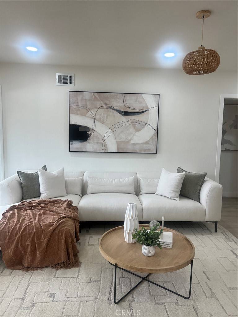 Whittier, CA 90601,5503 Mesagrove