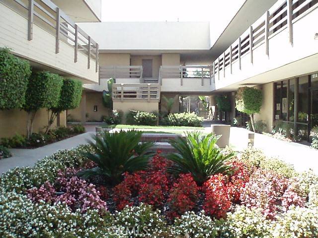 Montclair, CA 91763,4959 Palo Verde ST #200B