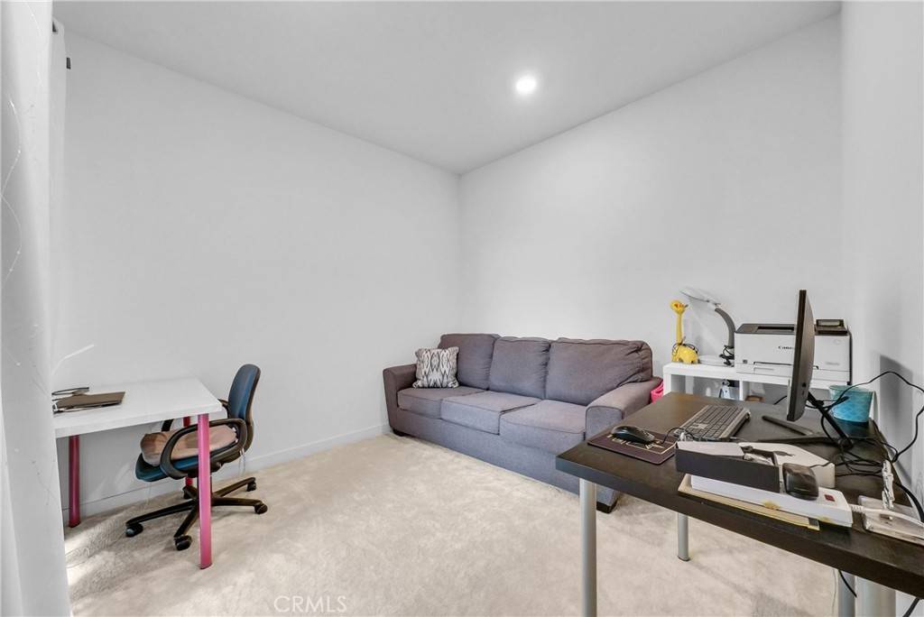 Ontario, CA 91761,3720 Allston paseo S #8