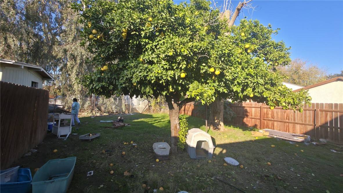 Bakersfield, CA 93307,825 Bradshaw St