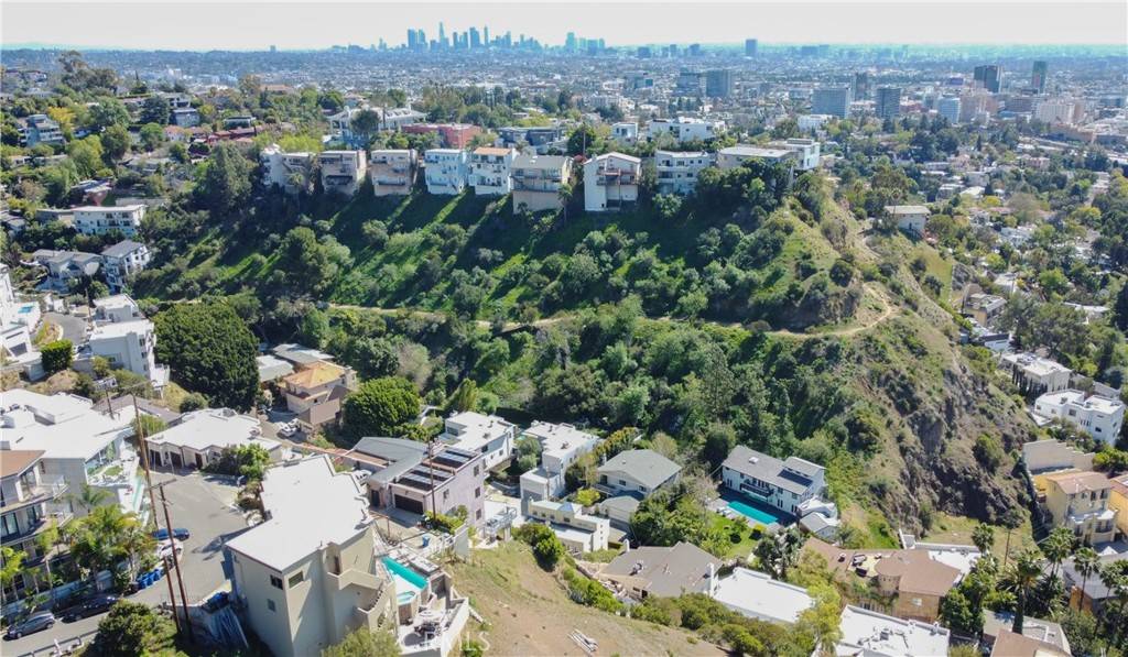 Los Angeles, CA 90068,6457 W Georgius Way